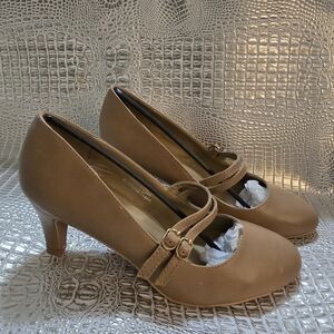 Chic Tan Mary Jane Heels